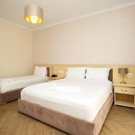 Hotel Summer Stars