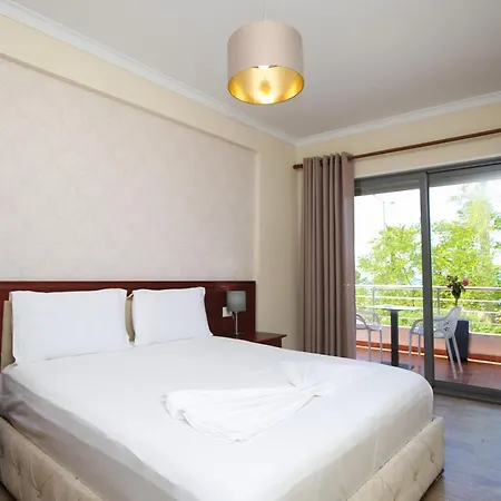 Hotel Summer Stars